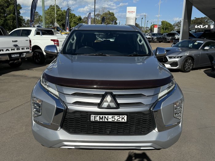 2020 Mitsubishi Pajero