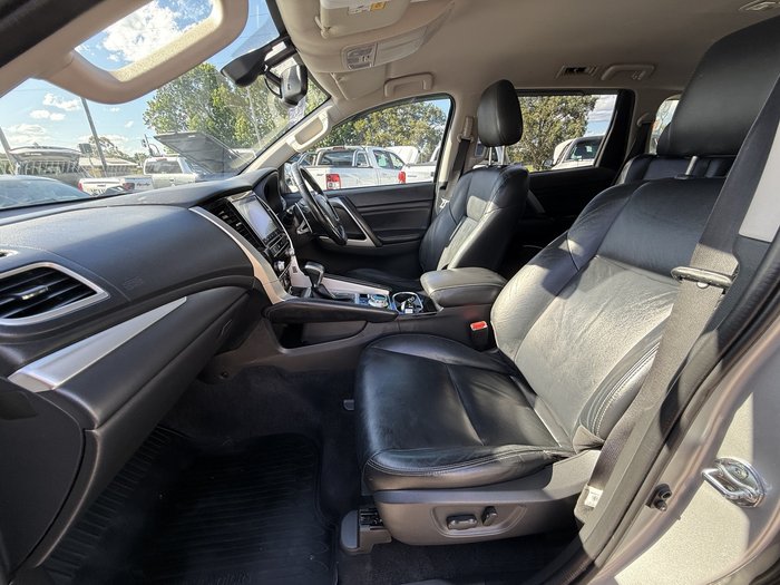 2020 Mitsubishi Pajero