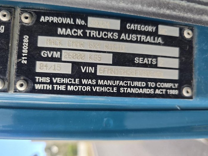 2015 Mack Granite - Truck+Dog