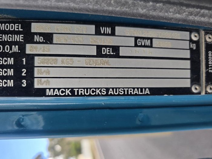 2015 Mack Granite - Truck+Dog