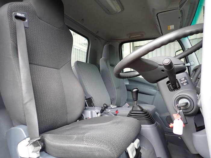 2018 ISUZU FRR 107-210