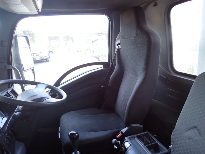 2018 ISUZU FRR 107-210