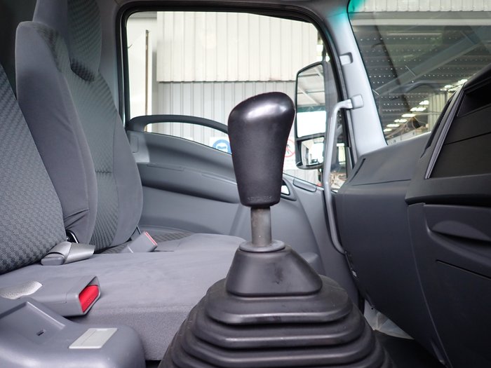 2018 ISUZU FRR 107-210