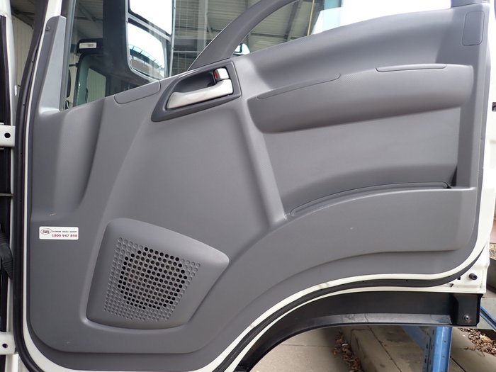 2018 ISUZU FRR 107-210