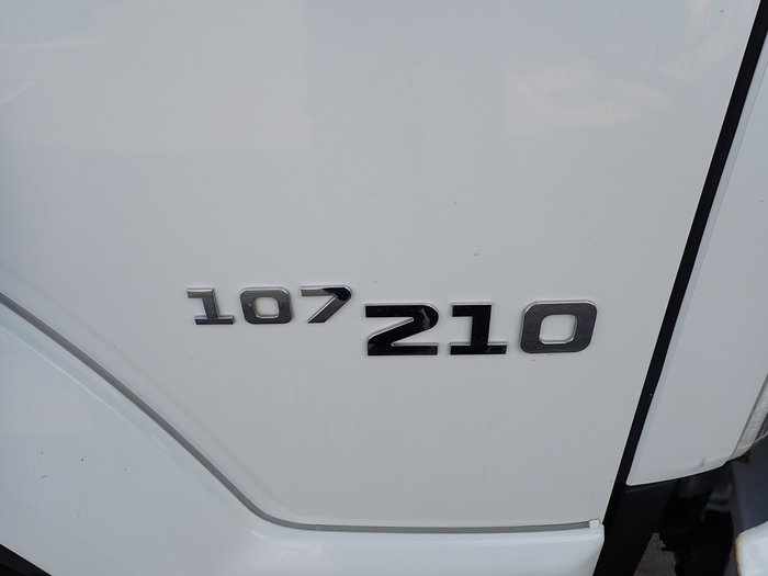 2018 ISUZU FRR 107-210
