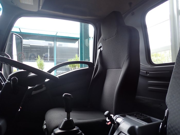 2018 ISUZU FRR 107-210