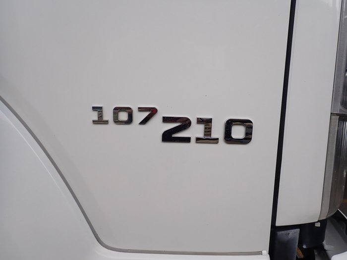 2018 ISUZU FRR 107-210