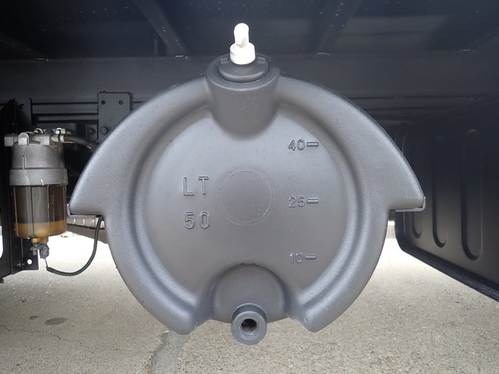 2018 ISUZU FRR 107-210