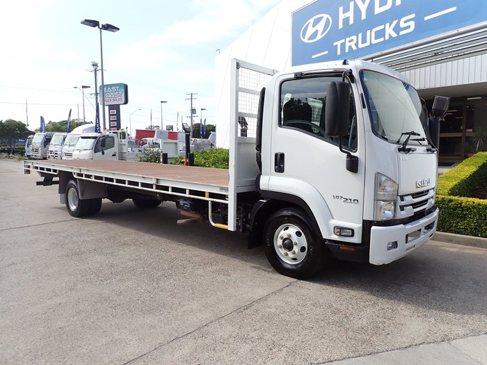 2018 ISUZU FRR 107-210