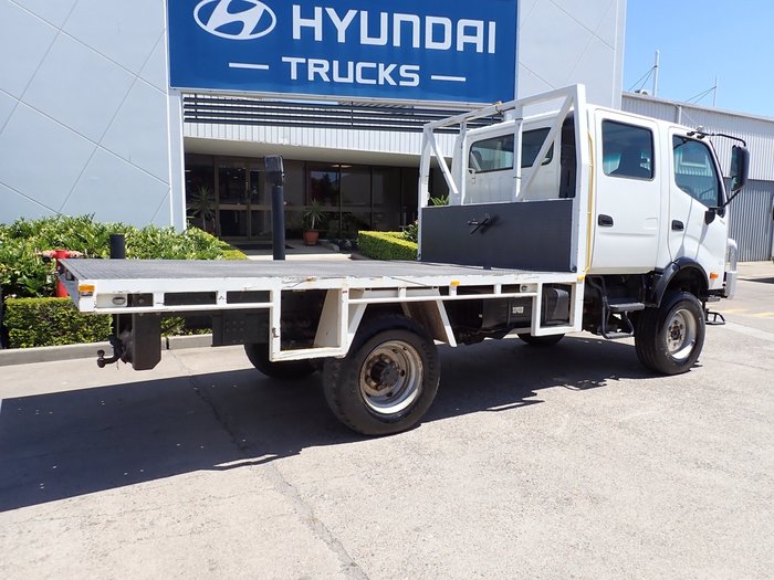2017 HINO 300 4x4