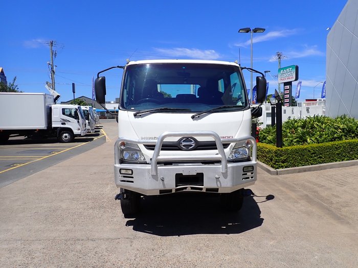 2017 HINO 300 4x4