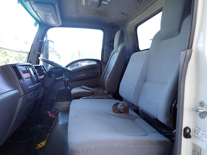 2018 ISUZU NPR 65-190