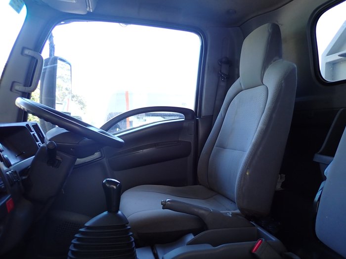 2018 ISUZU NPR 65-190