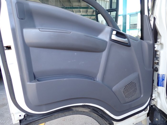 2018 ISUZU NPR 65-190