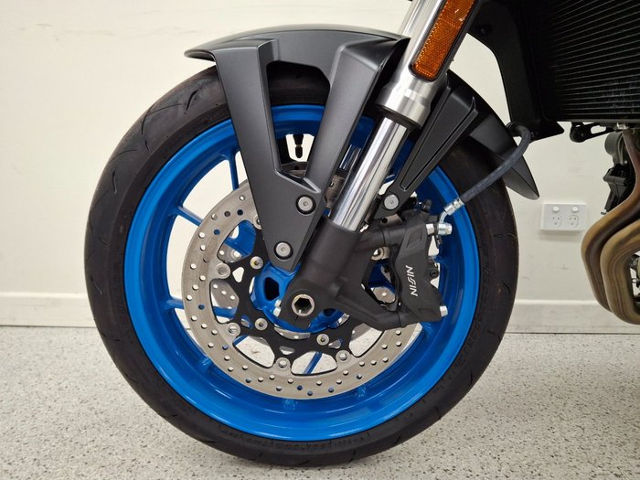 2025 Suzuki GSX-8S Black