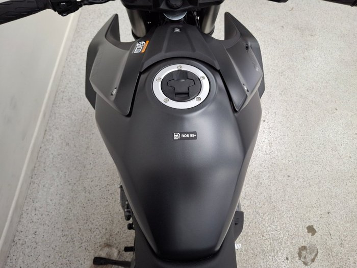 2025 Suzuki GSX-8S Black