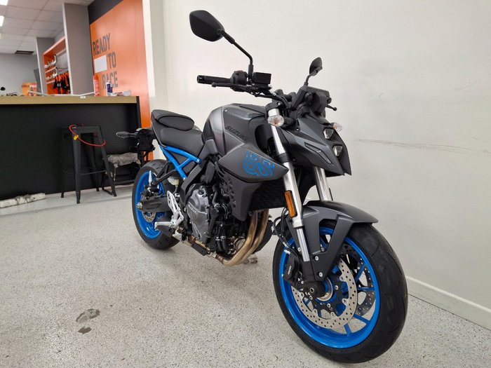 2025 Suzuki GSX-8S Black