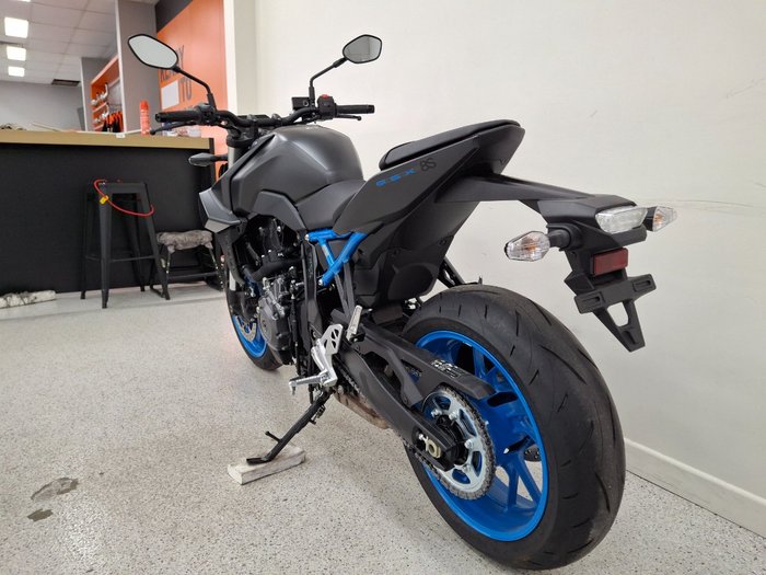 2025 Suzuki GSX-8S Black