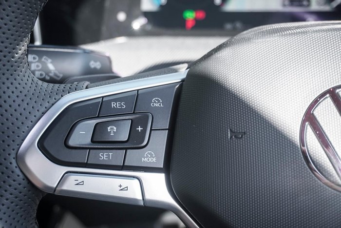 2025 Volkswagen Golf 110TSI R-Line