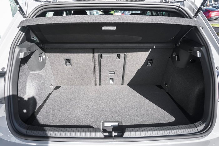 2025 Volkswagen Golf 110TSI R-Line