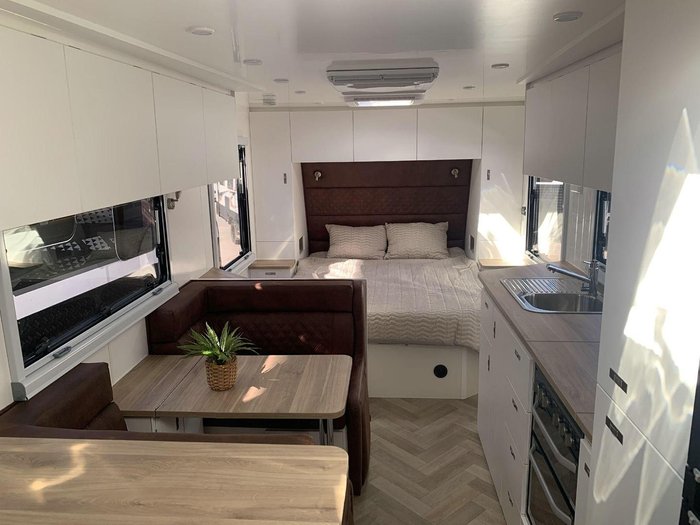 2025 Essential Caravans Cruiser V5-2 20'6