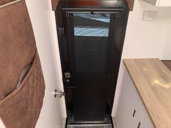 2025 Essential Caravans Cruiser V5-2 20'6