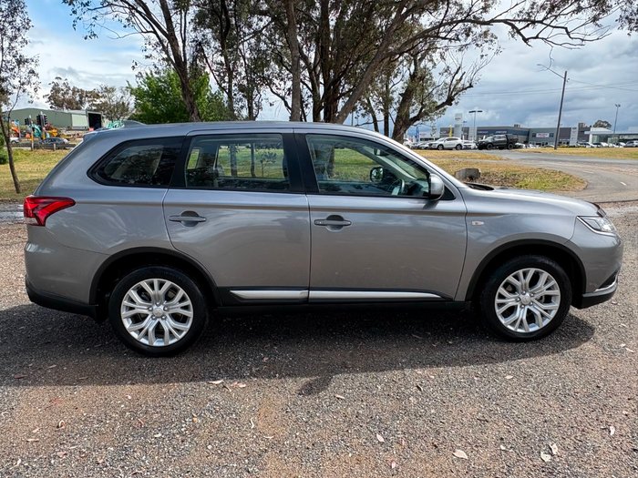 2021 Mitsubishi Outlander ES