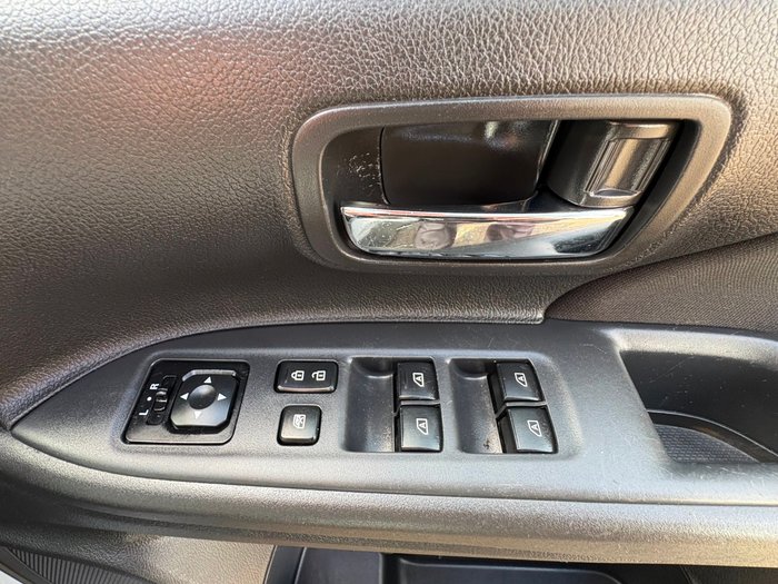 2021 Mitsubishi Outlander ES