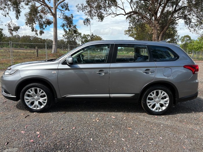 2021 Mitsubishi Outlander ES
