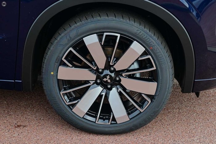 2025 Mitsubishi Outlander Exceed