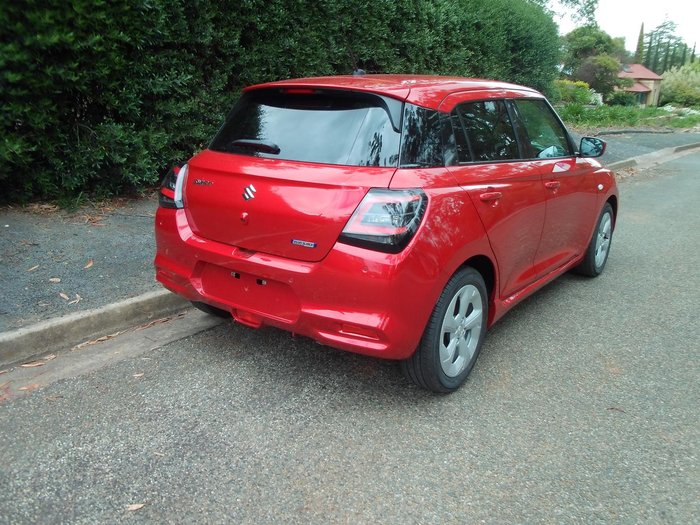 2025 Suzuki Swift Hybrid Plus