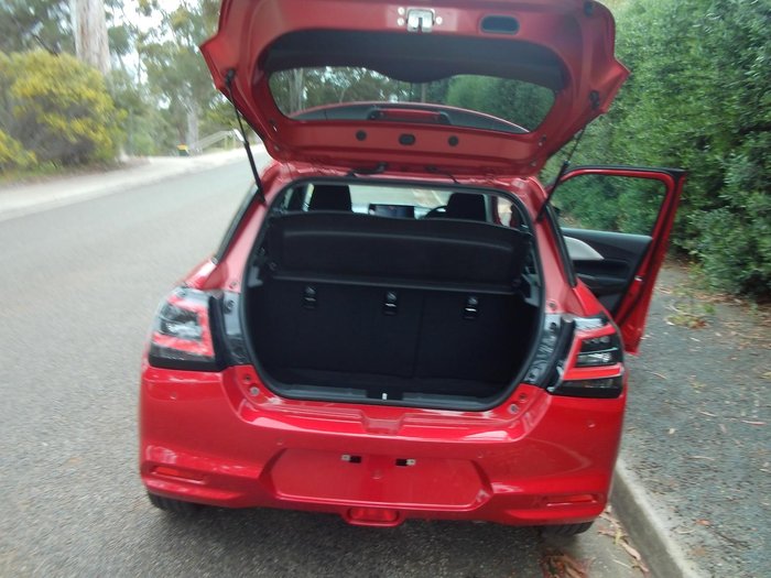 2025 Suzuki Swift Hybrid Plus