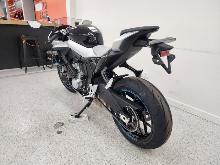 2025 CFMOTO 2025 CF Moto 675CC 675SR-R ABS Road NEBULA BLACK