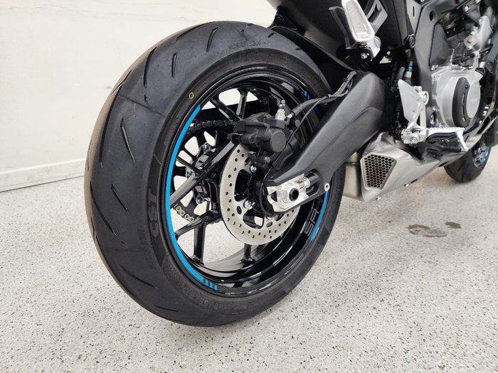 2025 CFMOTO 2025 CF Moto 675CC 675SR-R ABS Road NEBULA BLACK