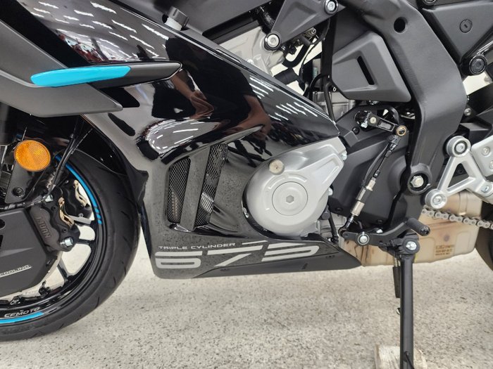 2025 CFMOTO 2025 CF Moto 675CC 675SR-R ABS Road NEBULA BLACK