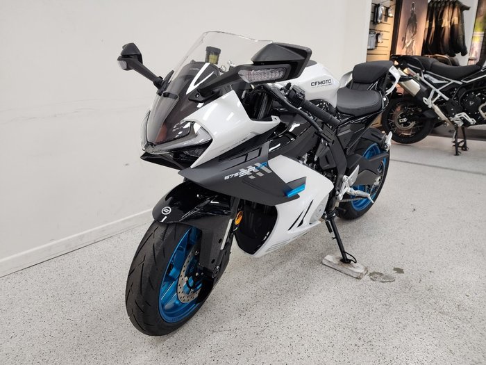 2025 CFMOTO 2025 CF Moto 675CC 675SR-R ABS Road NEBULA WHITE