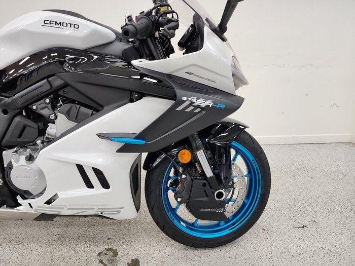 2025 CFMOTO 2025 CF Moto 675CC 675SR-R ABS Road NEBULA WHITE