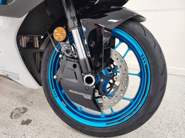 2025 CFMOTO 2025 CF Moto 675CC 675SR-R ABS Road NEBULA WHITE