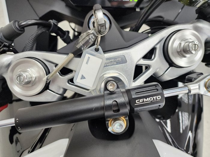 2025 CFMOTO 2025 CF Moto 675CC 675SR-R ABS Road NEBULA WHITE