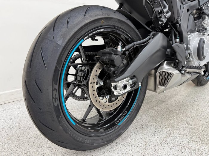 2025 CFMOTO 2025 CF Moto 675CC 675NK ABS Road Aerolite Grey