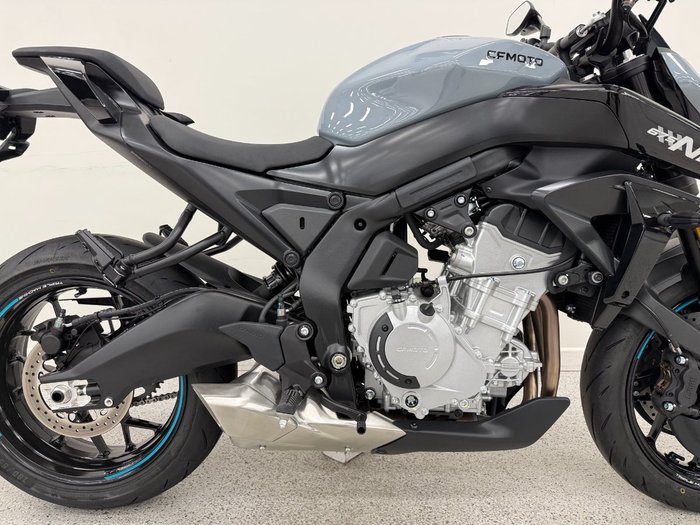 2025 CFMOTO 2025 CF Moto 675CC 675NK ABS Road Aerolite Grey