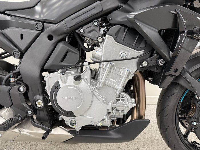 2025 CFMOTO 2025 CF Moto 675CC 675NK ABS Road Aerolite Grey