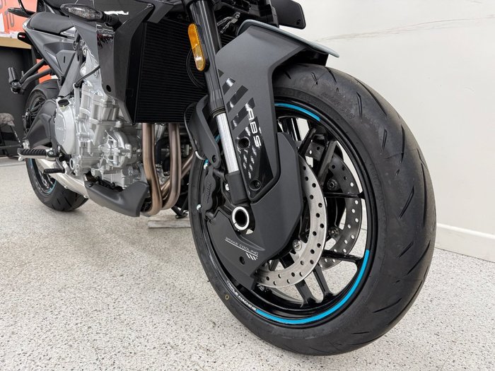 2025 CFMOTO 2025 CF Moto 675CC 675NK ABS Road Aerolite Grey