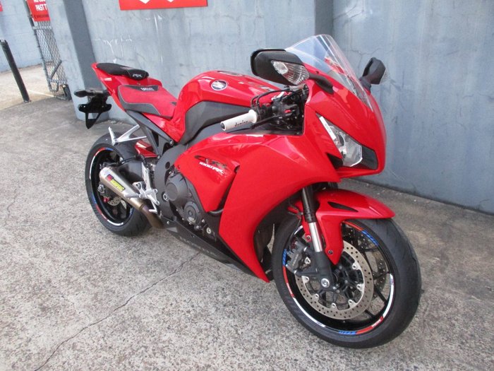 2015 Honda CBR1000RR (FIREBLADE) RED