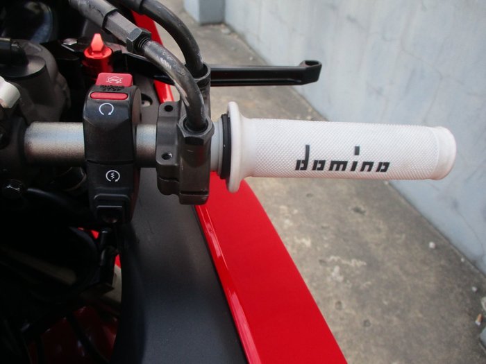 2015 Honda CBR1000RR (FIREBLADE) RED