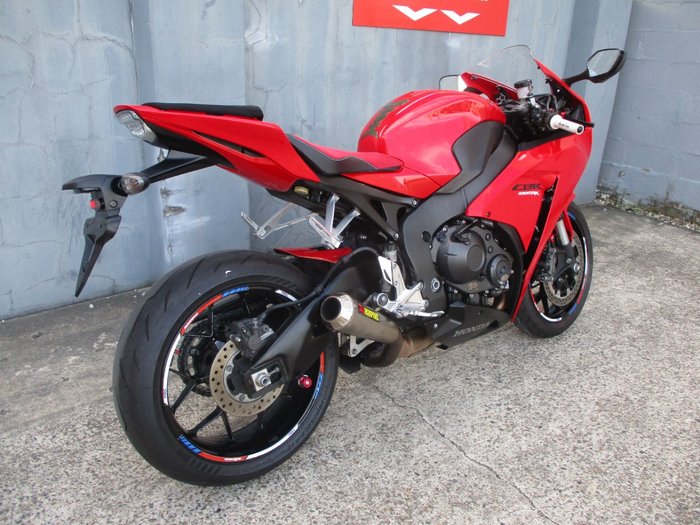2015 Honda CBR1000RR (FIREBLADE) RED