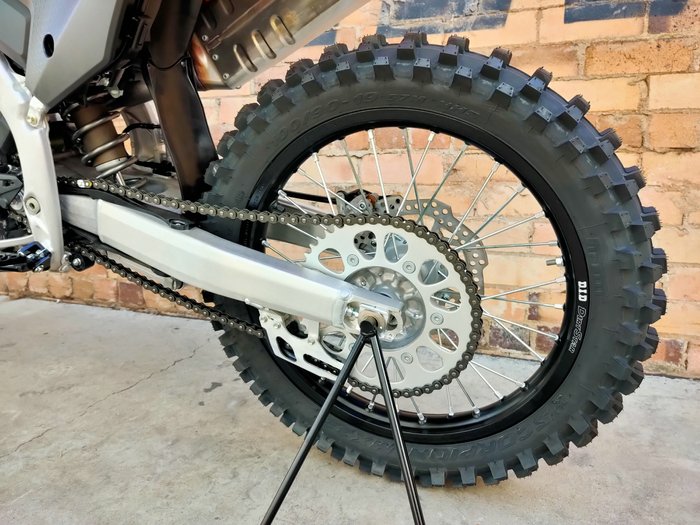 2025 HONDA CRF250R MOTOCROSS RED