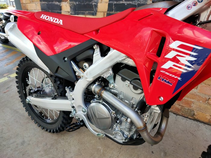 2025 HONDA CRF250R MOTOCROSS RED