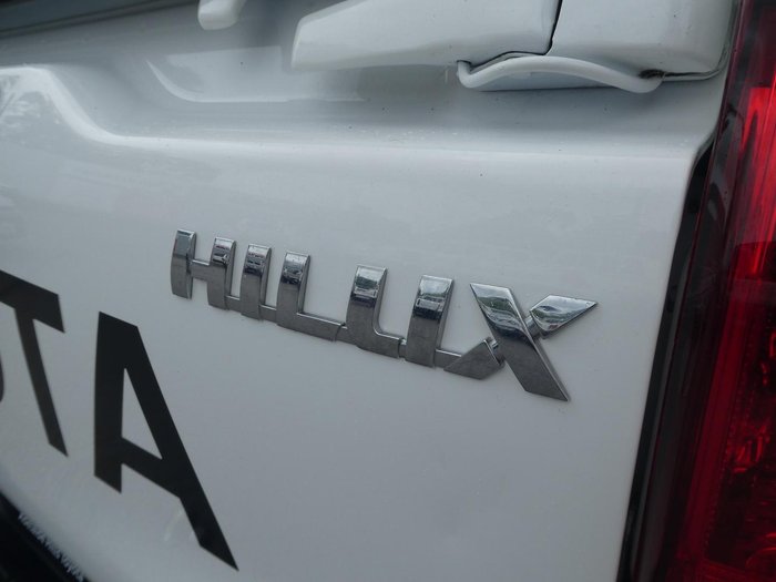 2023 Toyota Hilux SR