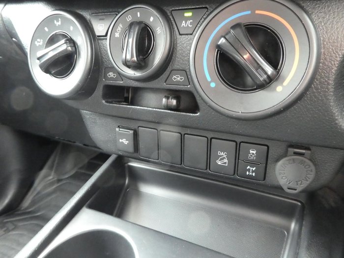 2023 Toyota Hilux SR